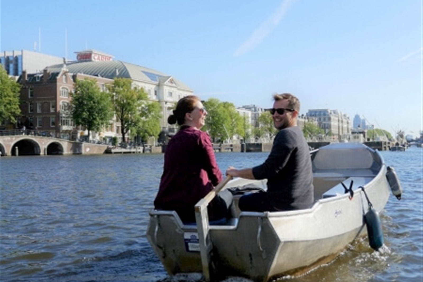 Des questions sur la location de bateau à Amsterdam ?